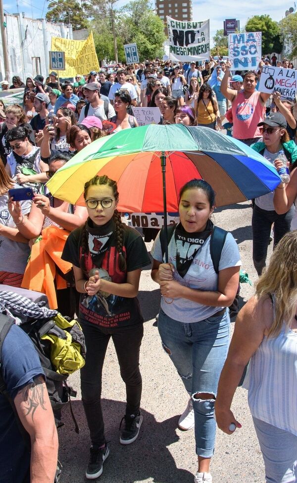 La minería maldita por el poder mapuche en el sur de Argentina - Sputnik Mundo