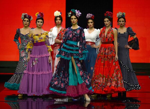 El Salón Internacional de la Moda Flamenca en Sevilla
 - Sputnik Mundo