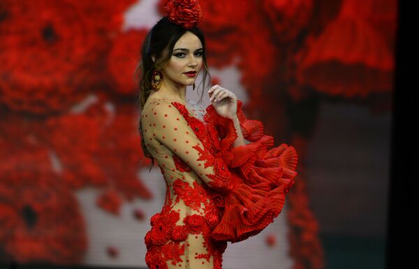 El Salón Internacional de la Moda Flamenca en Sevilla
 - Sputnik Mundo