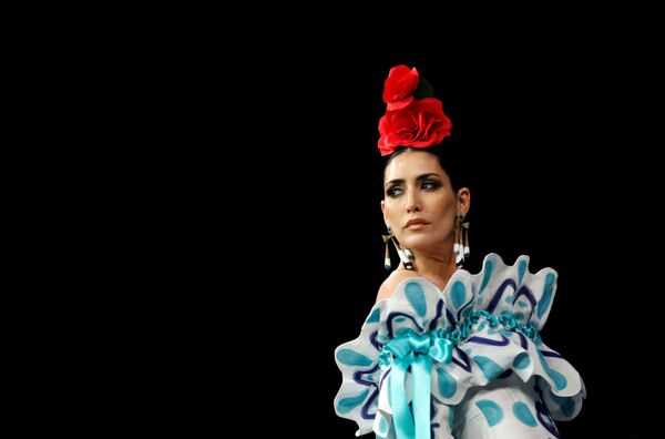 El Salón Internacional de la Moda Flamenca en Sevilla
 - Sputnik Mundo
