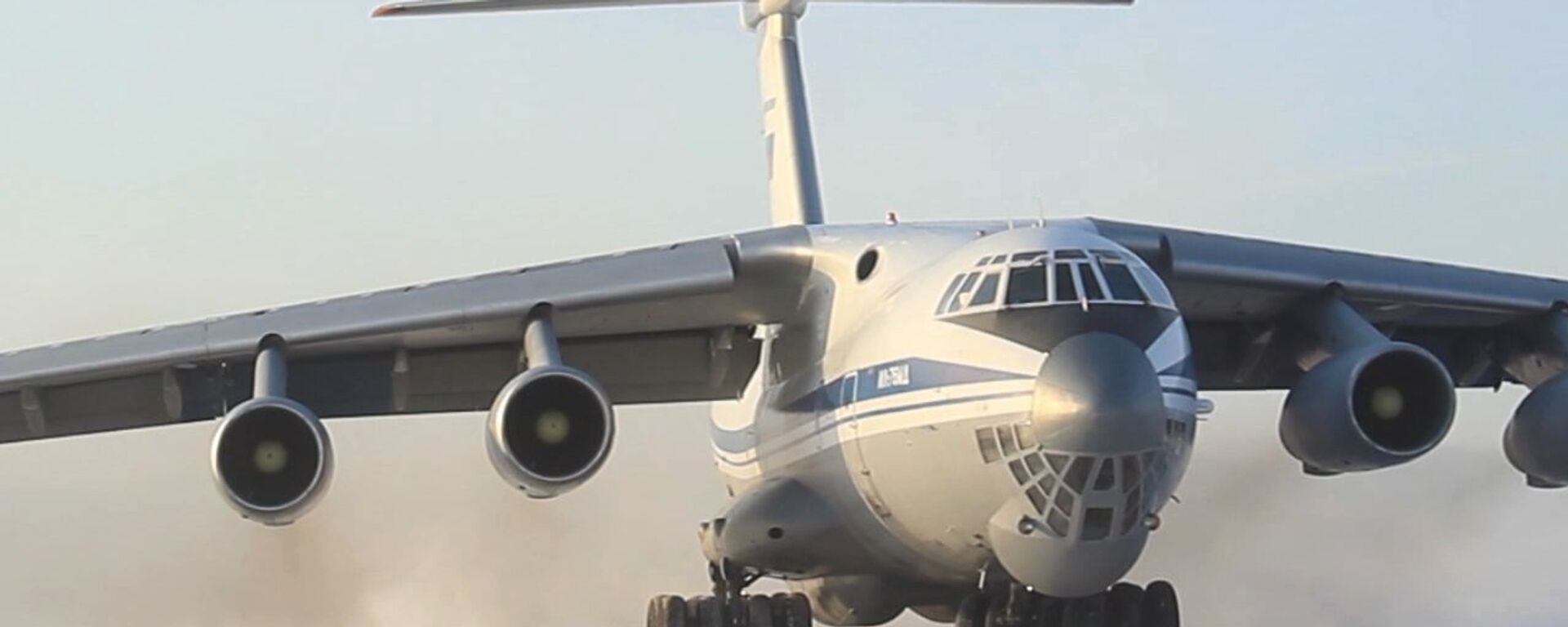 Avión militar que evacúa a los ciudadanos rusos de la ciudad china de Wuhan - Sputnik Mundo, 1920, 15.01.2022