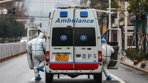 Ambulancia en Wuhan, China Ambulancia en Wuhan, China - Sputnik Mundo