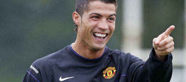 Cristiano Ronaldo durante un entrenamiento Cristiano Ronaldo durante un entrenamiento - Sputnik Mundo