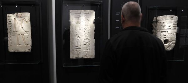 El ancla y otras piezas de la exposición Emoglifos en Jerusalén - Sputnik Mundo