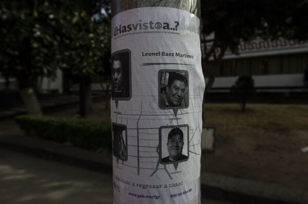 Familias de jóvenes desaparecidos en Ciudad de México arremeten contra las autoridades - Sputnik Mundo