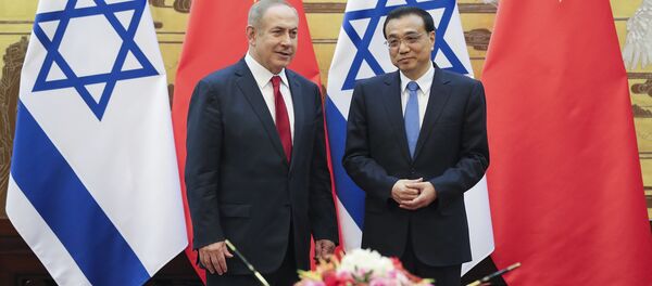 El primer ministro israelí, Benjamin Netanyahu, y el premier chino, Li Keqiang (archivo) - Sputnik Mundo