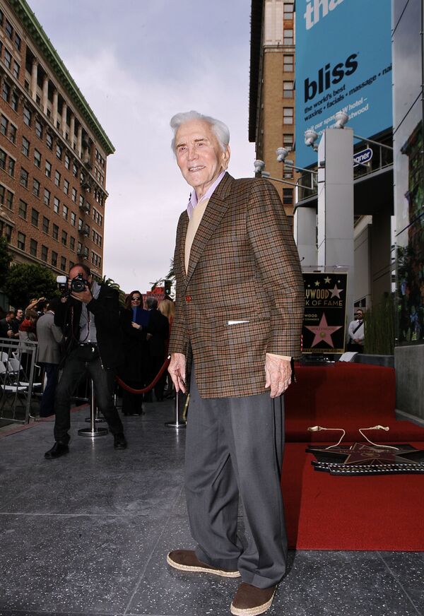 Kirk Douglas, el mito de la era dorada de Hollywood - Sputnik Mundo