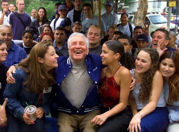 Kirk Douglas, el mito de la era dorada de Hollywood - Sputnik Mundo