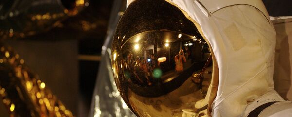 Un traje espacial, imagen referencial - Sputnik Mundo