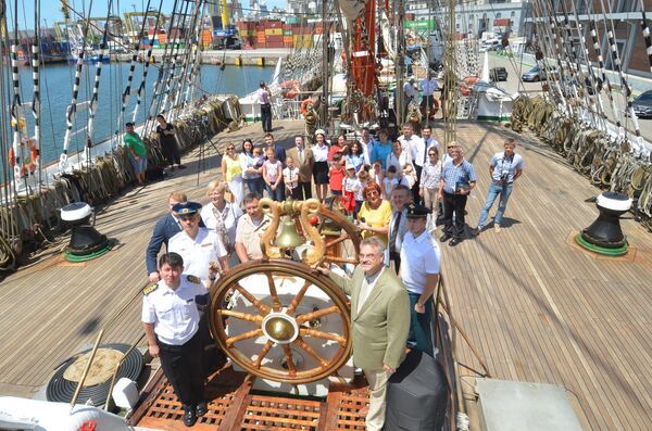 Embajador: velero escuela ruso está en Uruguay para dar mensaje de paz y político | Fotos - Sputnik Mundo