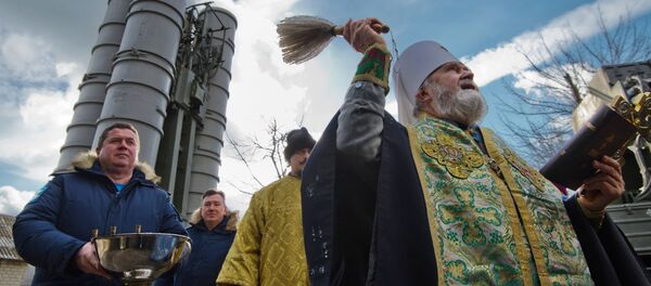 Ceremonia de la bendición de los sistemas de defensa antiaérea rusos S-400 Triumf (archivo) - Sputnik Mundo