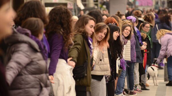 La huelga feminista del Día de la Mujer en España - Sputnik Mundo