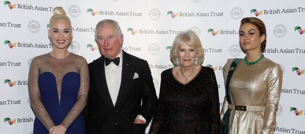 La cantante Katy Perry, el príncipe Carlos, su esposa Camila, la duquesa de Cornwall y Natasha Poonawalla, empresaria de la India - Sputnik Mundo