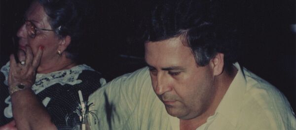 El narcotraficante Pablo Escobar celebrando el cumpleaños de su hijo en la Hacienda Nápoles. - Sputnik Mundo