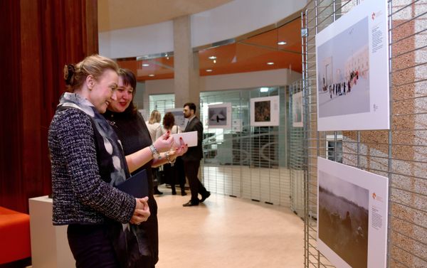La exposición de fotos de ganadores del concurso Andréi Stenin 2019 en Estrasburgo La exposición de fotos de ganadores del concurso Andréi Stenin 2019 en Estrasburgo - Sputnik Mundo