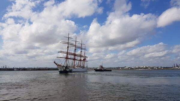 El velero más grande del mundo abandona Uruguay tras haber recibido a 7.000 personas - Sputnik Mundo