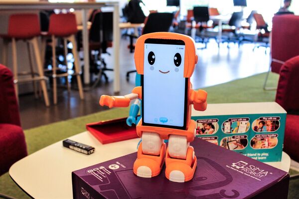 SIMA no solo es el primer robot social latinoamericano que habla español: hay más - Sputnik Mundo