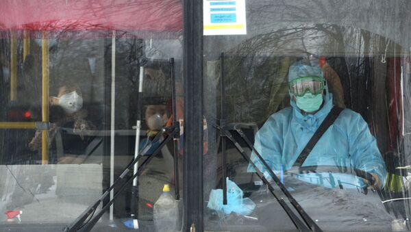 Autobús en la ciudad de Ekaterimburgo - Sputnik Mundo