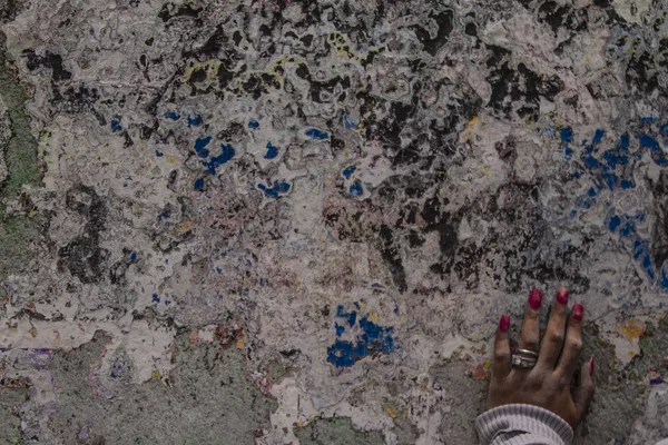 Miembros del сolectivo Hasta Encontrarles CdMx durante la elaboración de murales con los rostros de personas desaparecidas en Ciudad de México, en el último lugar donde fueron vistos. Miembros del сolectivo Hasta Encontrarles CdMx durante la elaboración de murales con los rostros de personas desaparecidas en Ciudad de México, en el último lugar donde fueron vistos. - Sputnik Mundo