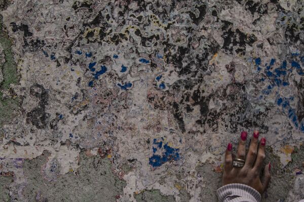 Miembros del сolectivo Hasta Encontrarles CdMx durante la elaboración de murales con los rostros de personas desaparecidas en Ciudad de México, en el último lugar donde fueron vistos. - Sputnik Mundo