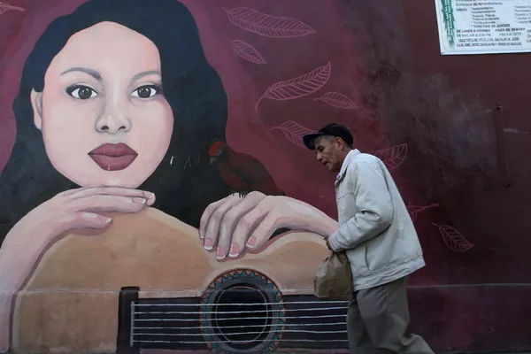 Mural de Sarahí Maricarmen López Pérez, desaparecida el 27 de agosto del 2018. El memorial está ubicado en la calle Canal Camino San Juan de Aragón de la colonia Casas Alemán en la alcaldía Gustavo A. Madero. Mural de Sarahí Maricarmen López Pérez, desaparecida el 27 de agosto del 2018. El memorial está ubicado en la calle Canal Camino San Juan de Aragón de la colonia Casas Alemán en la alcaldía Gustavo A. Madero. - Sputnik Mundo