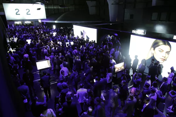 El smartphone plegable y otras novedades de Samsung durante el Galaxy Unpacked 2020
El smartphone plegable y otras novedades de Samsung durante el Galaxy Unpacked 2020
- Sputnik Mundo
