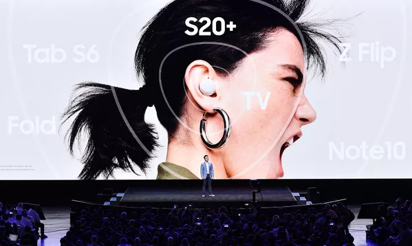 El smartphone plegable y otras novedades de Samsung durante el Galaxy Unpacked 2020
El smartphone plegable y otras novedades de Samsung durante el Galaxy Unpacked 2020
- Sputnik Mundo