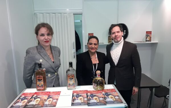 Evilia Moreno (c) - Sputnik Mundo