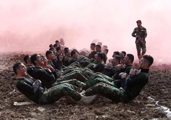 Así entrenan los peshmerga, los voluntarios kurdos que combaten al ISIS - Sputnik Mundo