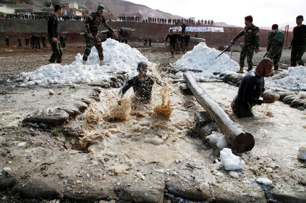 Así entrenan los peshmerga, los voluntarios kurdos que combaten al ISIS - Sputnik Mundo