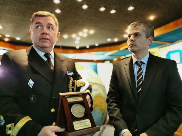 Dos veleros rusos convergen en la ciudad más austral del mundo - Sputnik Mundo