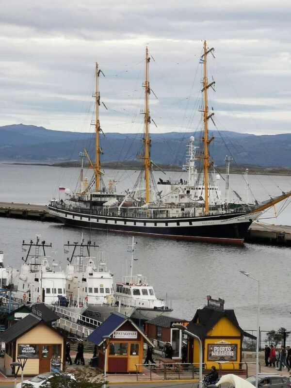 Dos veleros rusos convergen en la ciudad más austral del mundo - Sputnik Mundo