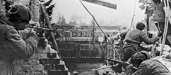 Soldados soviéticos combaten para liberar Budapest - Sputnik Mundo