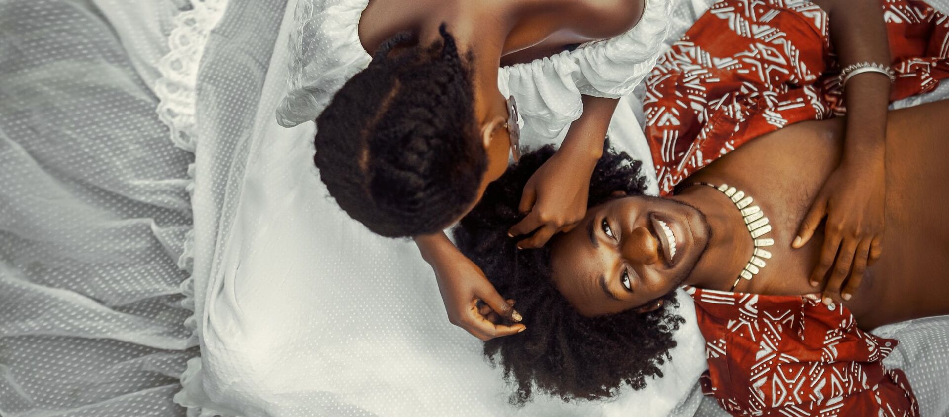 'Love is in the air': las fotos románticas más impresionantes
 - Sputnik Mundo, 1920, 14.02.2020