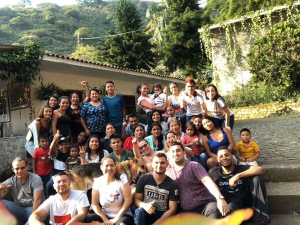 Vender mariposas: una idea atrevida y real en Colombia Vender mariposas: una idea atrevida y real en Colombia - Sputnik Mundo