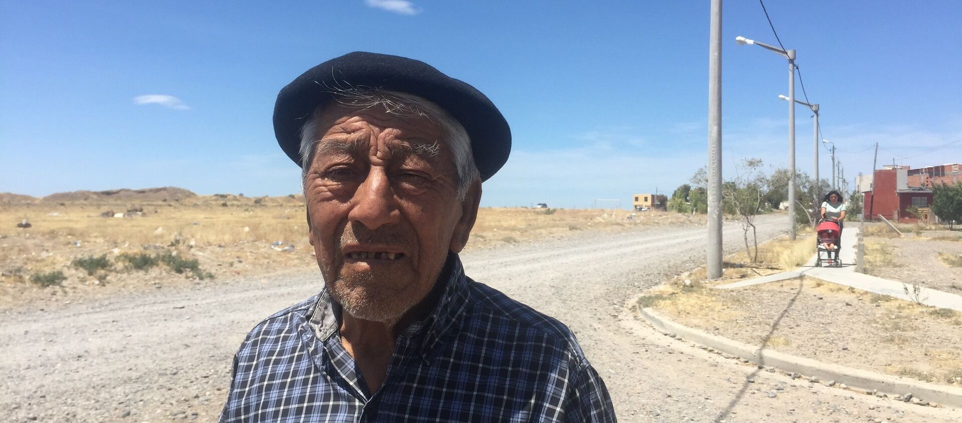 Patricio Huichulef , en el paraje Laguna Fría, zona de Telsen, Chubut - Sputnik Mundo, 1920, 15.02.2020