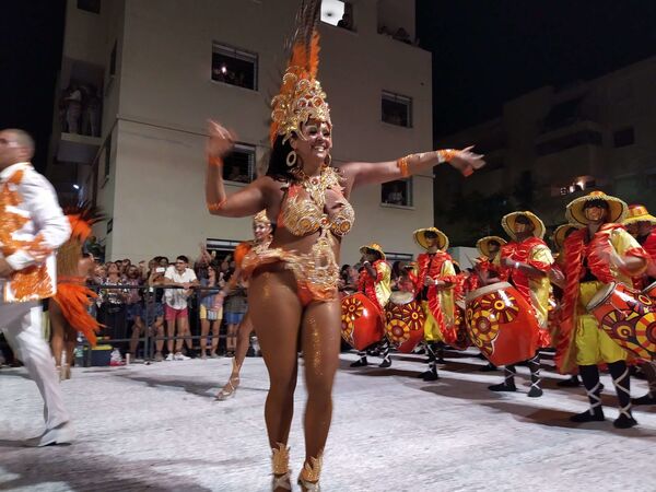 A ritmo del candombe, Montevideo vibró con su tradicional 'desfile de llamadas' - Sputnik Mundo