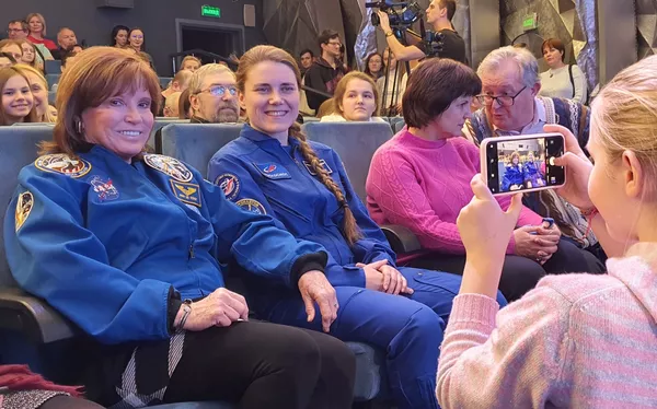 La primera astronauta madre recuerda su hazaña: Quería aquel puesto a cualquier precio La primera astronauta madre recuerda su hazaña: Quería aquel puesto a cualquier precio - Sputnik Mundo