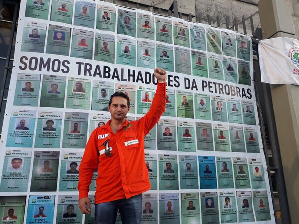 Trabajadores de Petrobras realizan la mayor huelga en 25 años - Sputnik Mundo