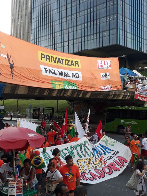 Trabajadores de Petrobras realizan la mayor huelga en 25 años - Sputnik Mundo