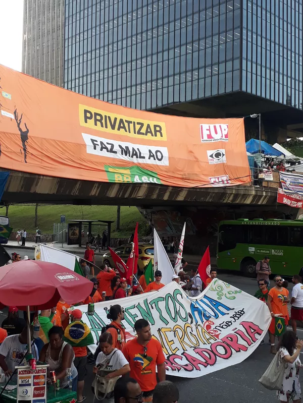 Trabajadores de Petrobras realizan la mayor huelga en 25 años Trabajadores de Petrobras realizan la mayor huelga en 25 años - Sputnik Mundo