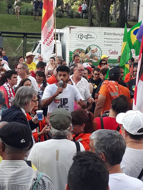 Trabajadores de Petrobras realizan la mayor huelga en 25 años Trabajadores de Petrobras realizan la mayor huelga en 25 años - Sputnik Mundo