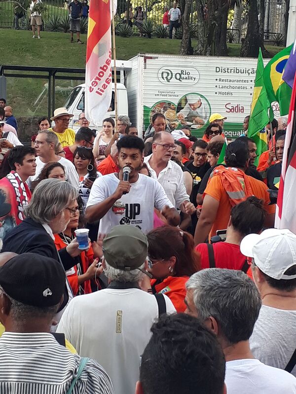 Trabajadores de Petrobras realizan la mayor huelga en 25 años - Sputnik Mundo