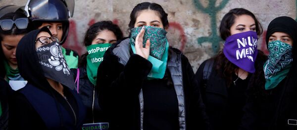Protestas contra feminicidios en México Protestas contra feminicidios en México - Sputnik Mundo