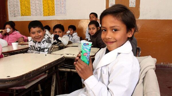 El 'Yogurito Escolar' que lucha contra la desnutrición infantil en Argentina - Sputnik Mundo