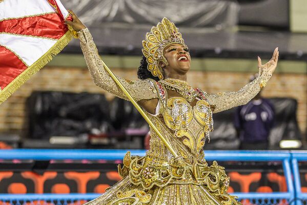 Así fue el primer día del espectacular carnaval de Río de Janeiro - Sputnik Mundo