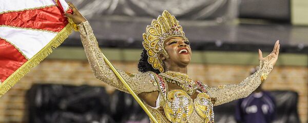 Así fue el primer día del espectacular carnaval de Río de Janeiro - Sputnik Mundo