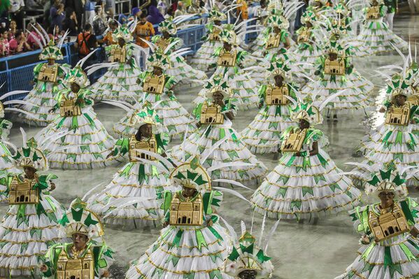 Así fue el primer día del espectacular carnaval de Río de Janeiro - Sputnik Mundo