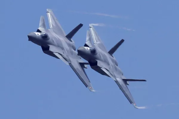 Cazas chinos de la quinta generación J-20 Cazas chinos de la quinta generación J-20 - Sputnik Mundo