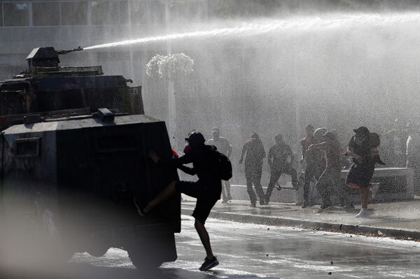 Festival de Viña 2020: el nuevo campo de batalla del estallido social en Chile | Fotos - Sputnik Mundo